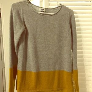 Two toned sweater